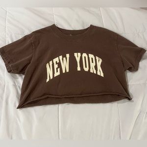 Brandy Melville New York Brown Cropped t-shirt